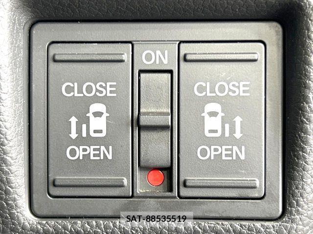 Honda N BOX CUSTOM 2020-01 8881110-4