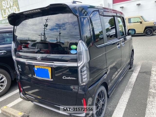 Honda N BOX CUSTOM 2018-02 8881160-2