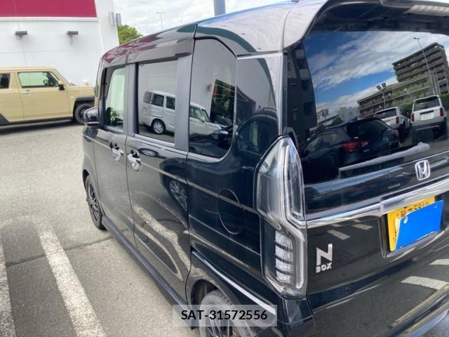 Honda N BOX CUSTOM 2018-02 8881160-3