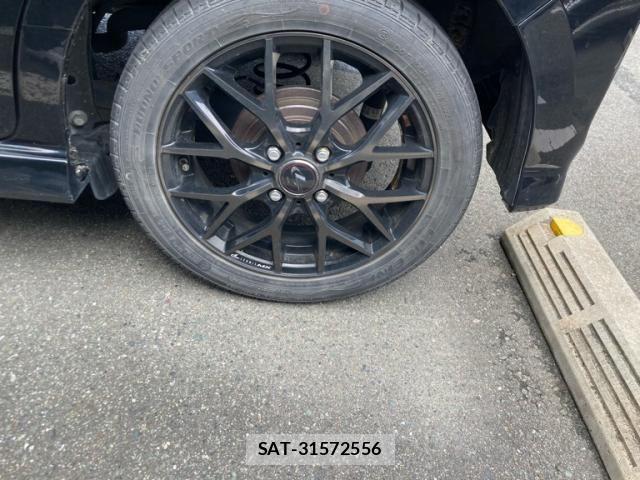 Honda N BOX CUSTOM 2018-02 8881160-4