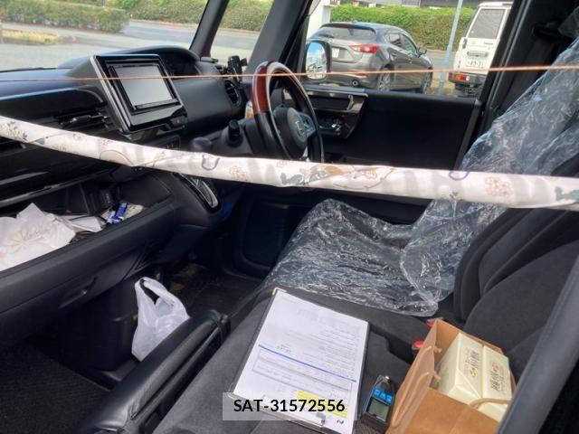 Honda N BOX CUSTOM 2018-02 8881160-8