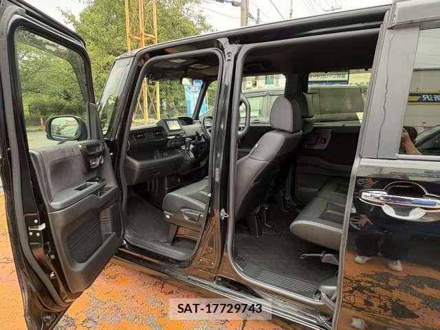Honda N BOX CUSTOM 2020-10 8881118-10