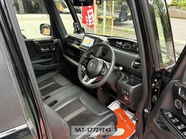 Honda N BOX CUSTOM 2020-10 8881118-11