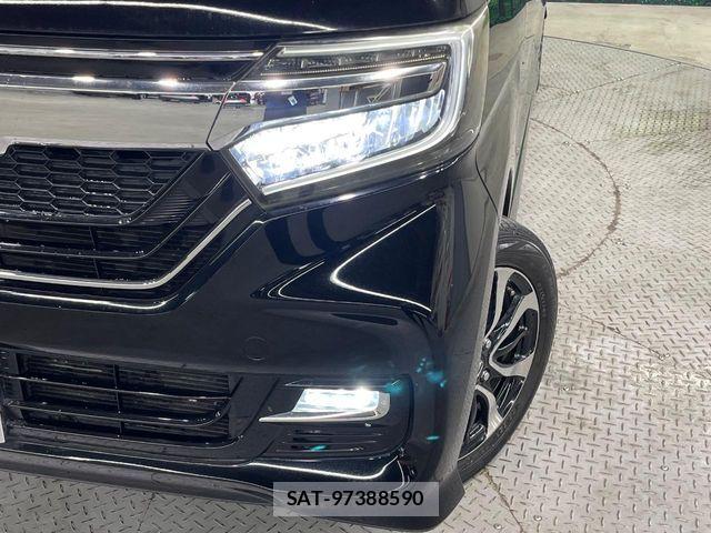 Honda N BOX CUSTOM 2018-02 8881133-11