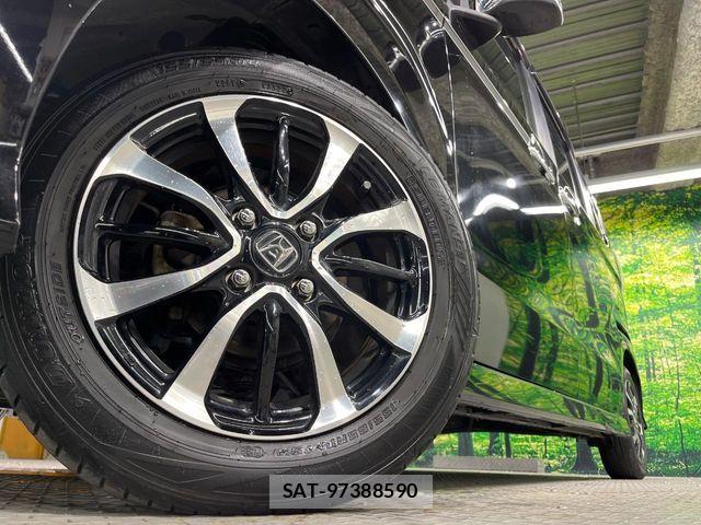 Honda N BOX CUSTOM 2018-02 8881133-12