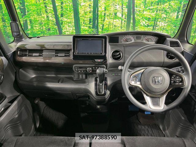 Honda N BOX CUSTOM 2018-02 8881133-1