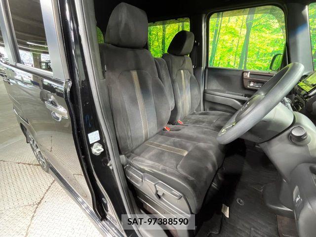 Honda N BOX CUSTOM 2018-02 8881133-7
