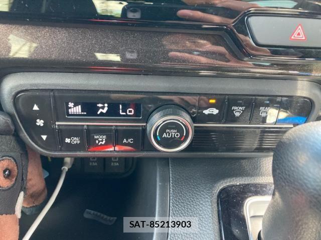 Honda N BOX CUSTOM 2019-08 8881163-18