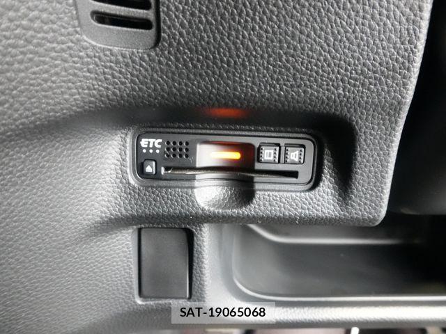 Honda N BOX CUSTOM 2019-12 8881124-17