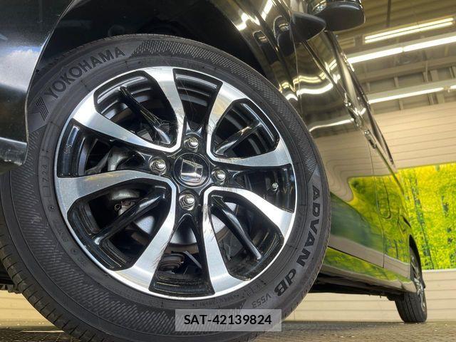 Honda N BOX CUSTOM 2019-05 8881128-12