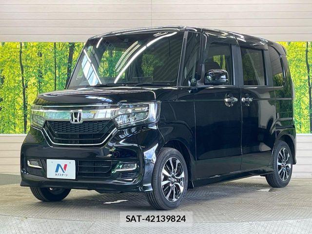 Honda N BOX CUSTOM 2019-05 8881128-15