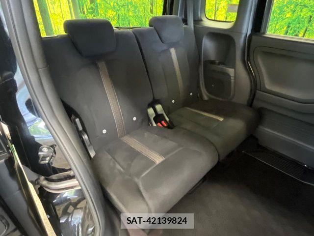 Honda N BOX CUSTOM 2019-05 8881128-8