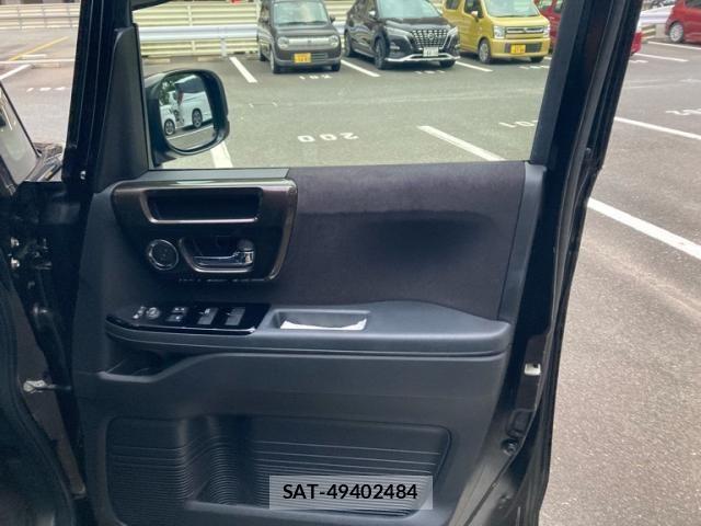 Honda N BOX CUSTOM 2020-12 8881129-10