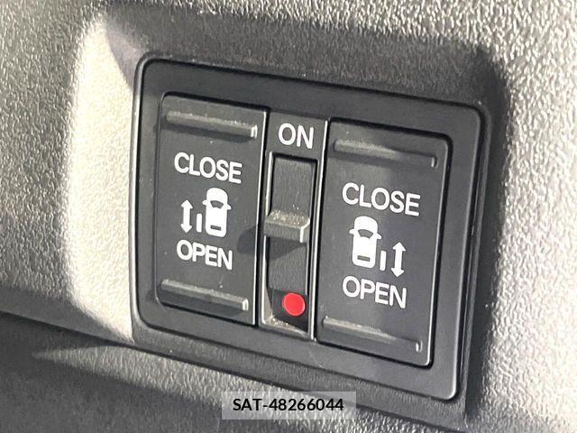 Honda N BOX CUSTOM 2023-10 8881085-4