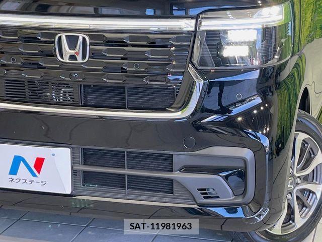 Honda N BOX CUSTOM 2024-03 8881087-11
