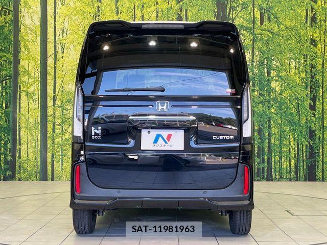 Honda N BOX CUSTOM 2024-03 8881087-14