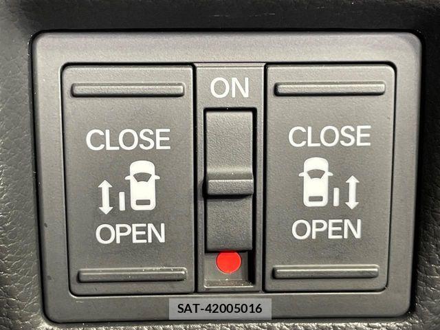 Honda N BOX CUSTOM 2022-02 8881088-5