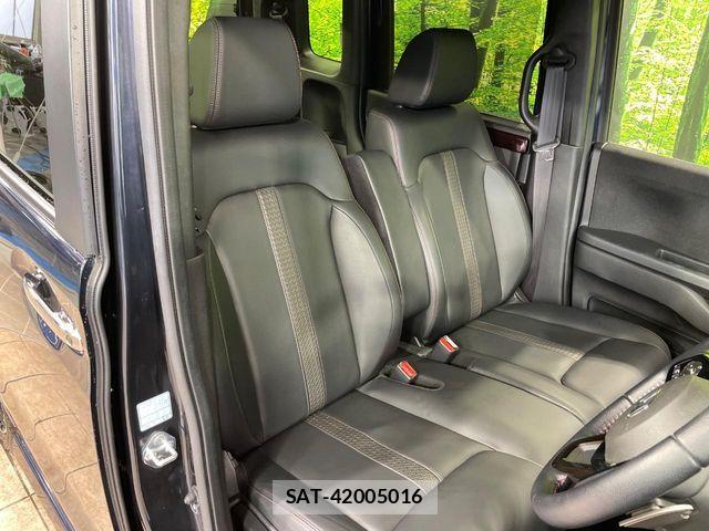 Honda N BOX CUSTOM 2022-02 8881088-7