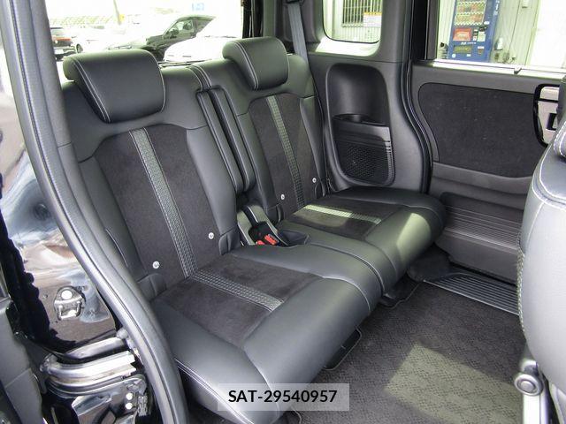 Honda N BOX CUSTOM 2022-11 8881107-9