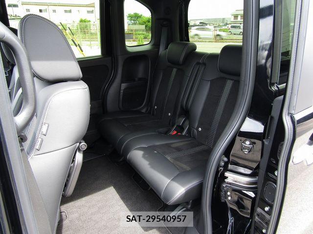 Honda N BOX CUSTOM 2022-11 8881107-11