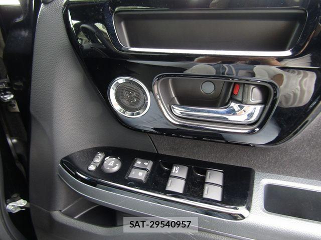 Honda N BOX CUSTOM 2022-11 8881107-23
