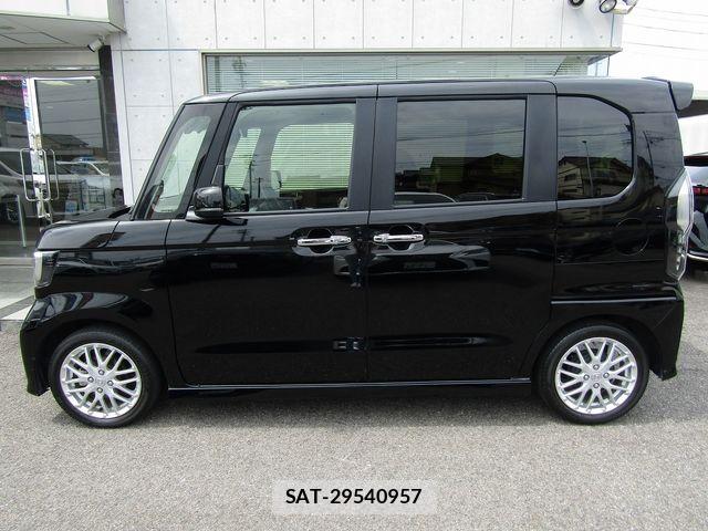 Honda N BOX CUSTOM 2022-11 8881107-4