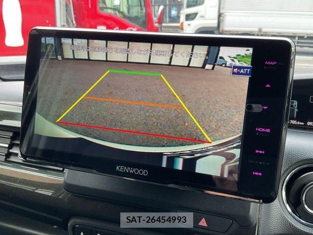 Honda N BOX CUSTOM 2018-03 8881145-11