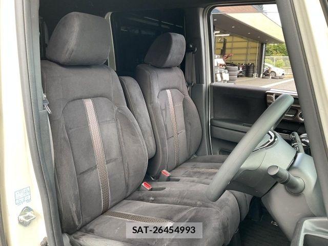 Honda N BOX CUSTOM 2018-03 8881145-17