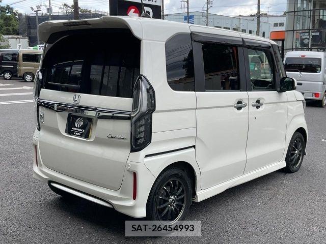 Honda N BOX CUSTOM 2018-03 8881145-4