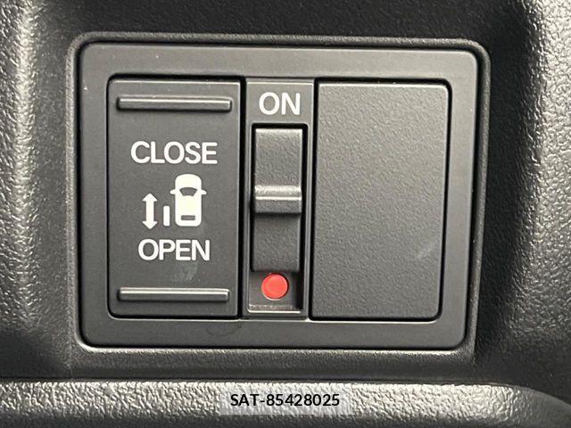 Honda N BOX CUSTOM 2024-05 8881101-3