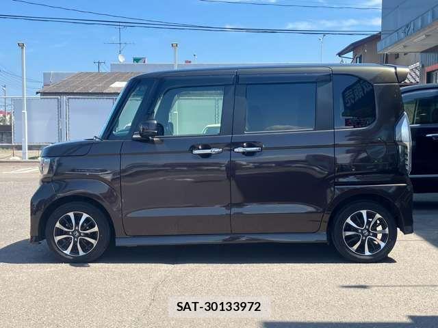 Honda N BOX CUSTOM 2018-10 8881152-14