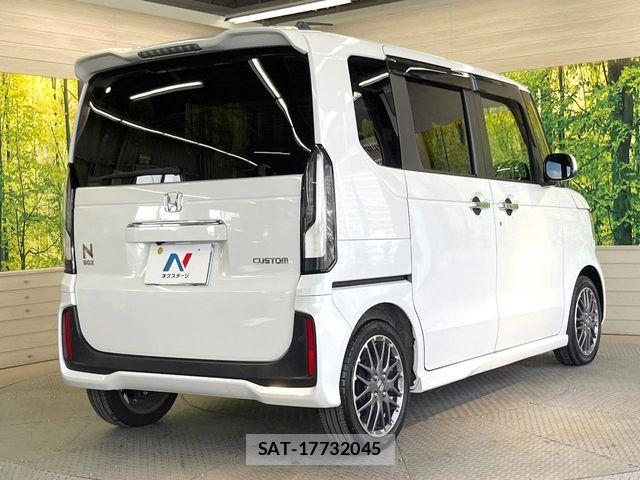 Honda N BOX CUSTOM 2024-03 8881082-16