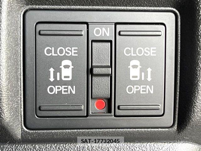 Honda N BOX CUSTOM 2024-03 8881082-5