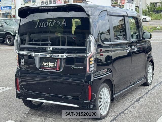 Honda N BOX CUSTOM 2023-06 8881109-5