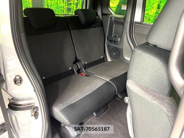 Honda N BOX CUSTOM 2023-11 8884036-9