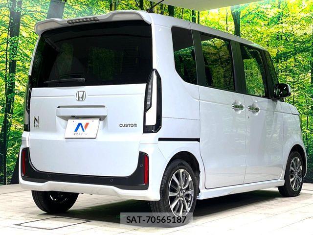 Honda N BOX CUSTOM 2023-11 8884036-17