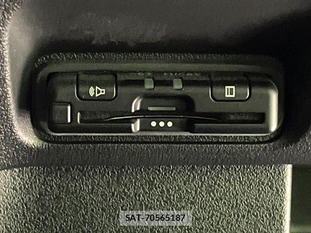 Honda N BOX CUSTOM 2023-11 8884036-7