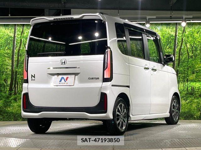 Honda N BOX CUSTOM 2024-11 8884033-16