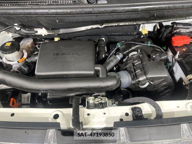 Honda N BOX CUSTOM 2024-11 8884033-17