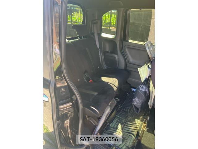 Honda N BOX CUSTOM 2018-02 8884048-10