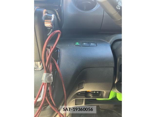 Honda N BOX CUSTOM 2018-02 8884048-16