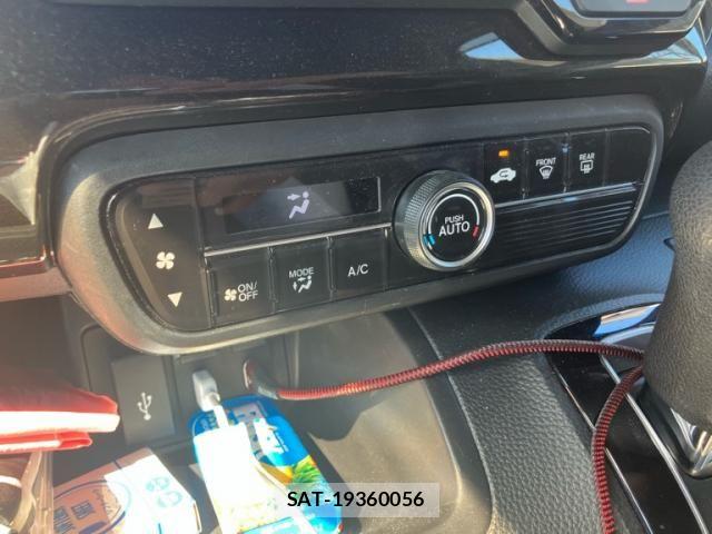Honda N BOX CUSTOM 2018-02 8884048-17