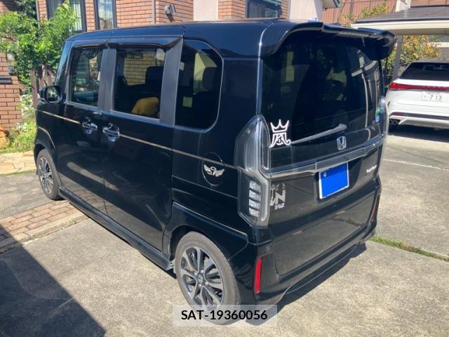 Honda N BOX CUSTOM 2018-02 8884048-2
