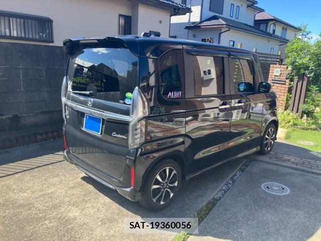 Honda N BOX CUSTOM 2018-02 8884048-3