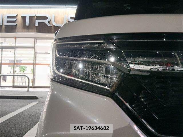 Honda N BOX CUSTOM 2018-02 8884041-10