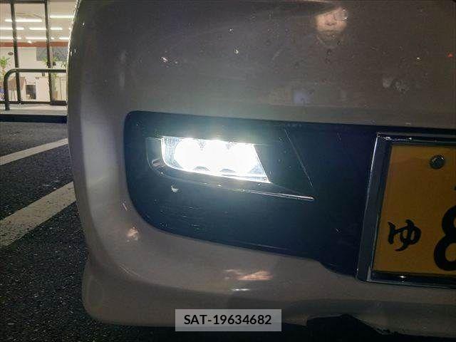 Honda N BOX CUSTOM 2018-02 8884041-14