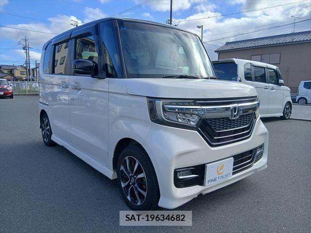 Honda N BOX CUSTOM 2018-02 8884041-19