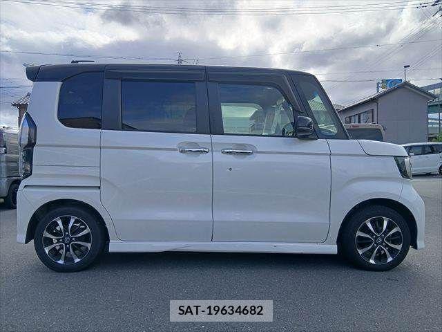 Honda N BOX CUSTOM 2018-02 8884041-20