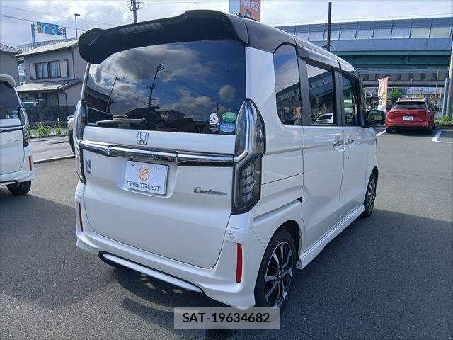 Honda N BOX CUSTOM 2018-02 8884041-21