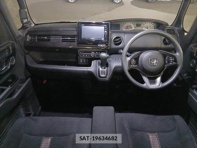 Honda N BOX CUSTOM 2018-02 8884041-2